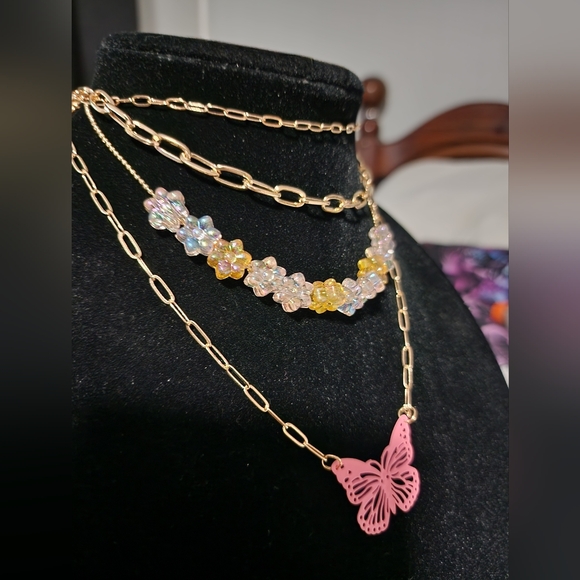 NWT Dolls Kill Beautiful Gold Pink Butterfly 🦋 Necklace - Picture 9 of 9